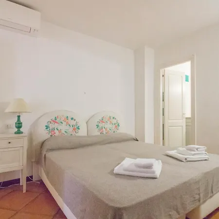 Guesthost - Square W Parking Apartment *