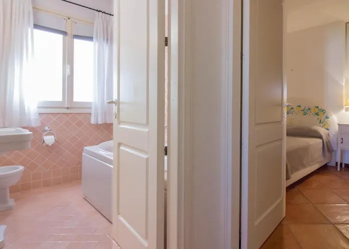 Guesthost - Square W Parking Apartment *