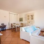 Guesthost - Square W Parking