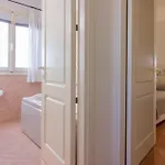 Guesthost - Square W Parking Apartamento *