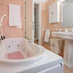 Guesthost - Square W Parking Apartamento *