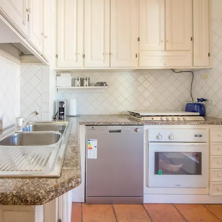 Luxury In Square With Parking *