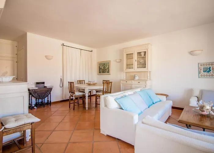 Guesthost - Square W Parking