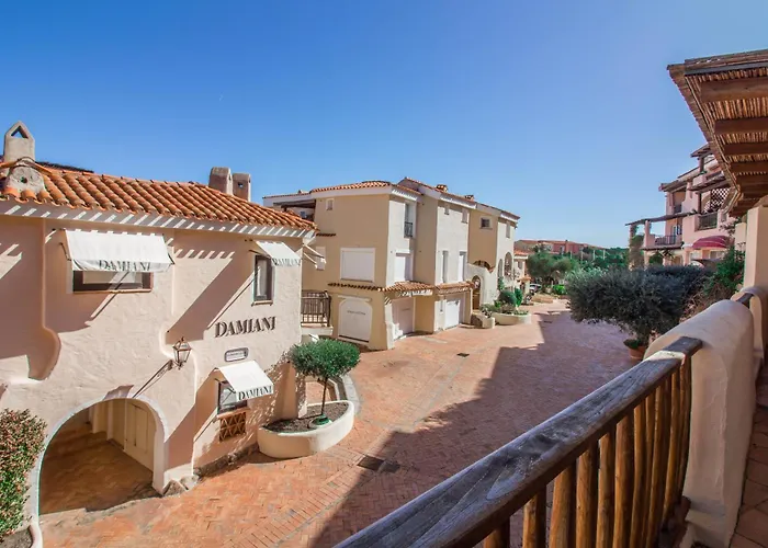 Guesthost - Square W Parking Porto Cervo