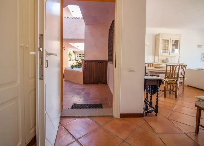 Guesthost - Square W Parking