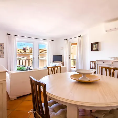 Guesthost - Square W Parking Apartment *