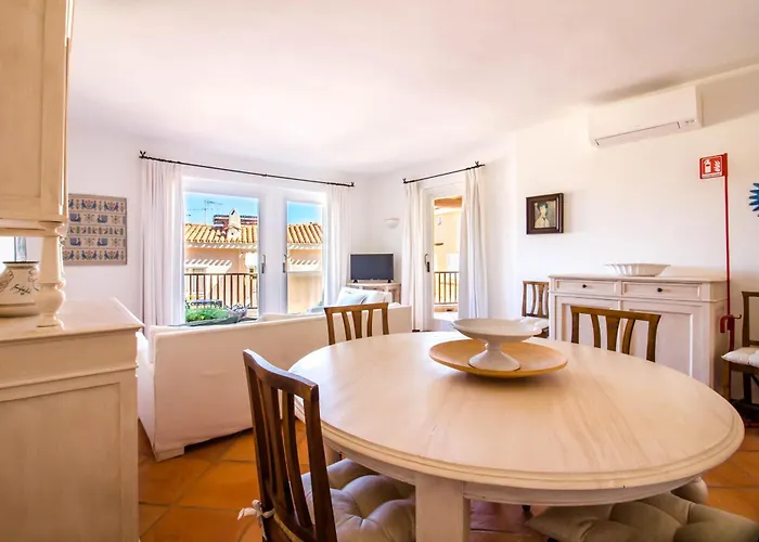 Guesthost - Square W Parking Apartment *